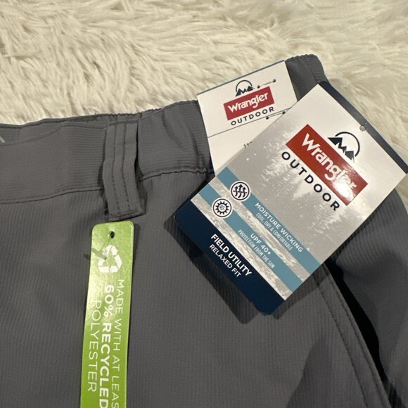 Wrangler Outdoor Mens NWT Field Utility Relaxed fit Shorts 48 gray elastic waist - Picture 3 of 10
